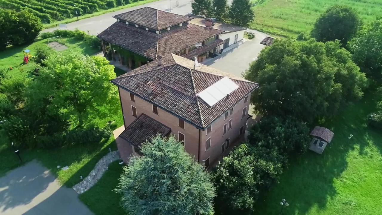 Albergo Da Ca' Vecia Spilamberto ภายนอก รูปภาพ