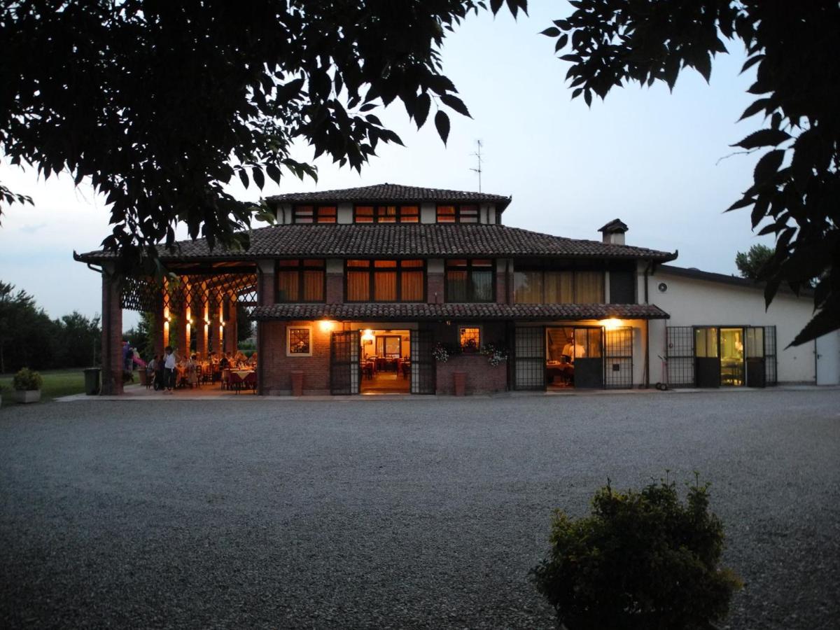 Albergo Da Ca' Vecia Spilamberto ภายนอก รูปภาพ