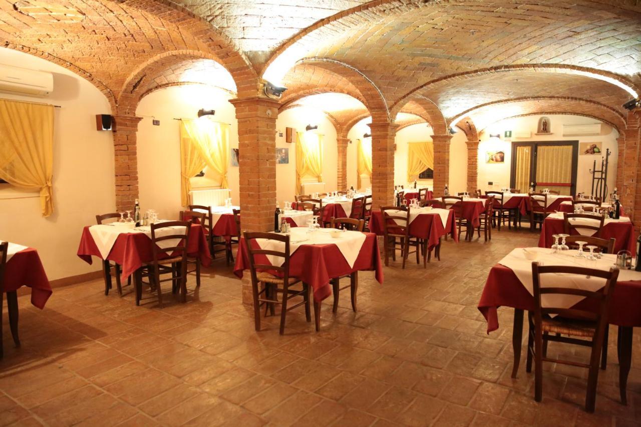 Albergo Da Ca' Vecia Spilamberto ภายนอก รูปภาพ