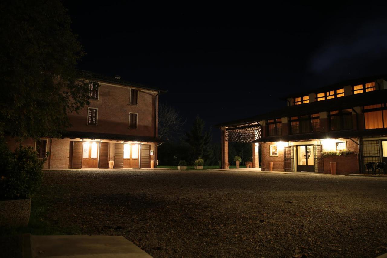 Albergo Da Ca' Vecia Spilamberto ภายนอก รูปภาพ